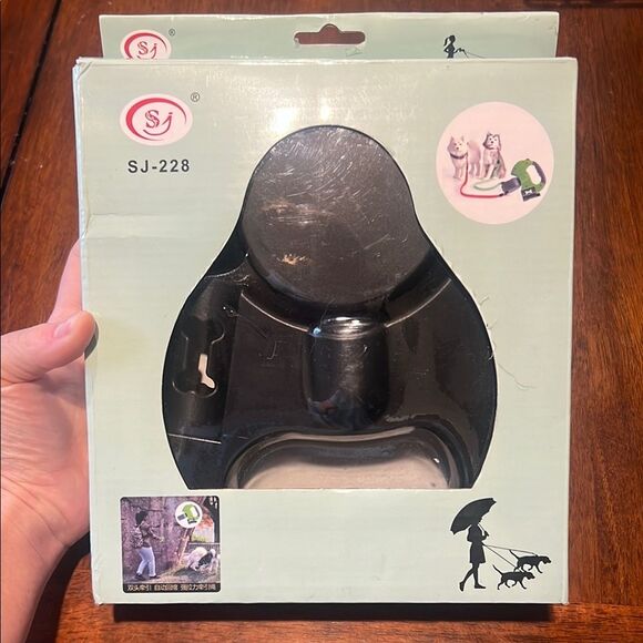Retractable Dog Leash for Two Small Dogs - Picture 1 of 3